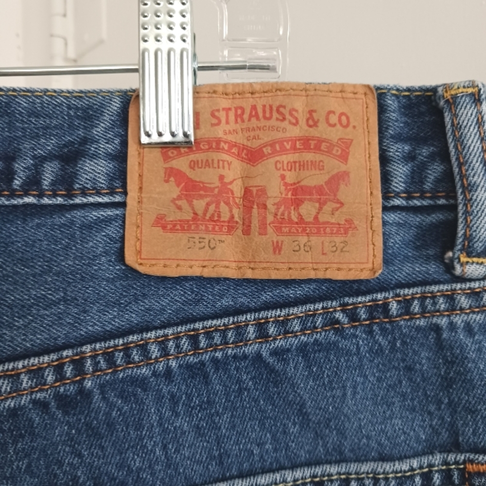 Levi's Straight Fit Jeans SZ 36/32 EUC - Picture 4 of 4